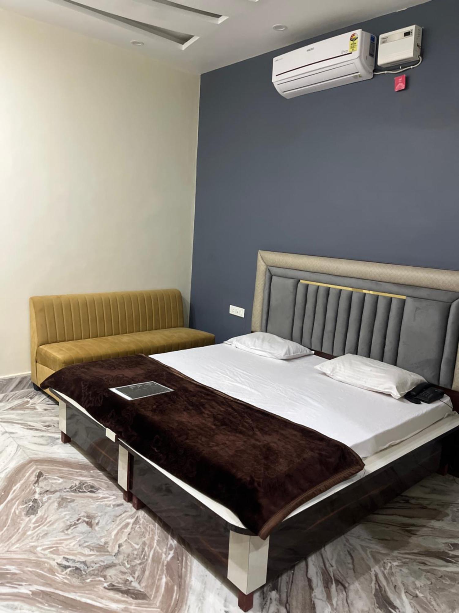 Hotel Ap Suratgarh ภายนอก รูปภาพ